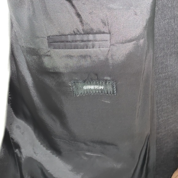 Hugo Boss Stretch Sports Jacket Size 40 US, 50 EU. 3 Button Closure. 96% Wool - Picture 8 of 10